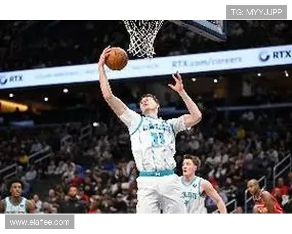 卡尔克布伦纳创生涯新高7投5中斩获12分13篮板9前板表现惊艳 卡尔克布伦纳创生涯新高7投5中斩获12分13篮板9前板表现惊艳